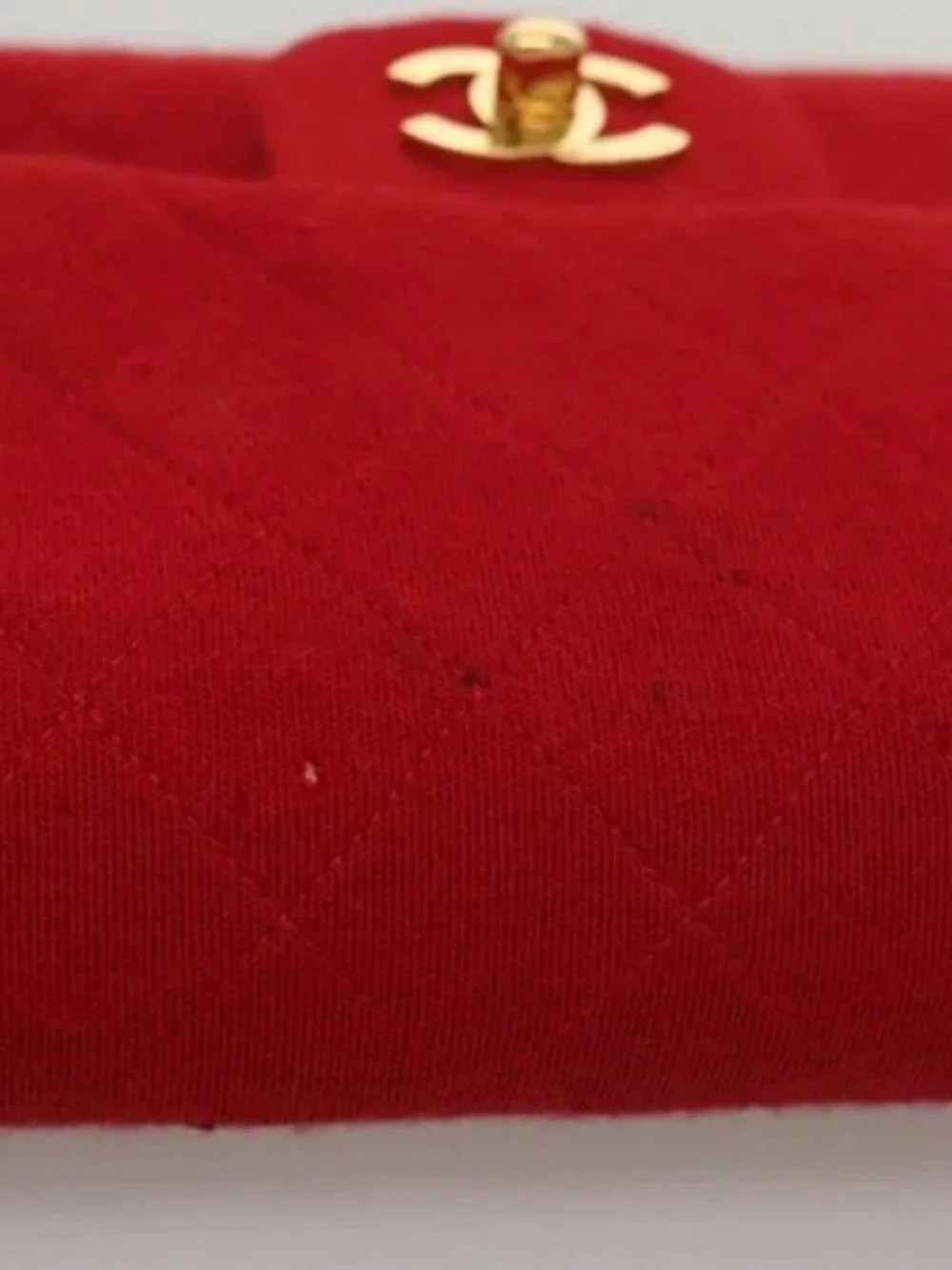CHANEL brand	chanel color	red